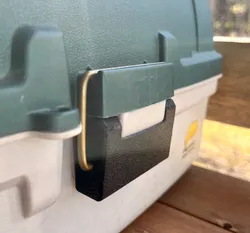 Plano tackle box latch