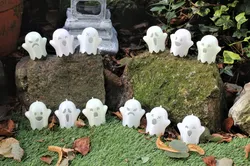 Emoji Ghosts