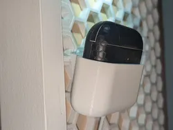 Honeycomb wall Airpod Pro (gen1) holder with charger