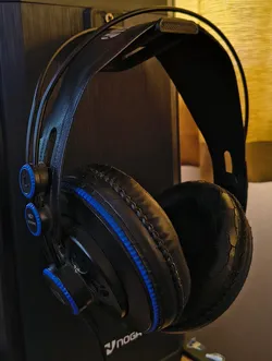 Headphones Holder for Studio Monitors | Soporte para Auriculares de Estudio