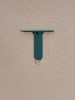 Picture Frame Hanger for 3M Command Strips