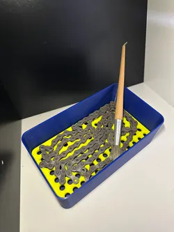 CLEANING CONTAINER