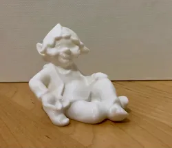 sitting Gnom