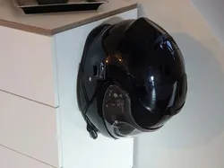 Motorcycle helmet holder without screws
