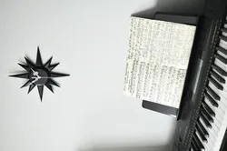Modern Sharp Clock (No Supports)