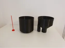 Self watering plant pot