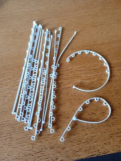 Verstelberen plantenclip, Adjustable bears plant clip, Pinza ajustable para plantas con forma de oso.