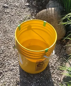JV - 5 Gallon Bucket Separator Clip