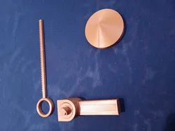 Geared puller spinning top