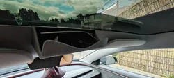 Tesla Brillenhalter
