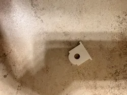 Toilet seat lid hinge insert
