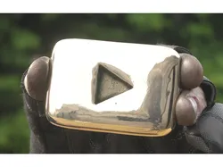 a real Curvy YouTube Play Button - in two halves for best printing (curvy playbutton)