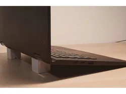 Simple laptop stand