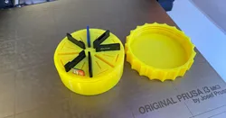SD and micro-SD card storage / transportation box with a screw on lid