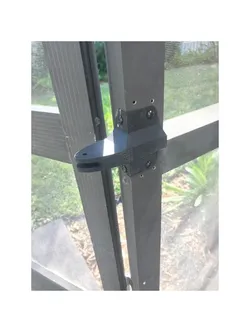 Strong pool door hinge