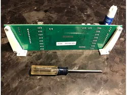 Short Multimorphic vertical circuit board mounts