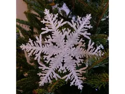 Snowflakes from Gravner-Griffeath simulation