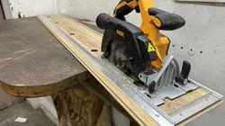 Circular saw guide track