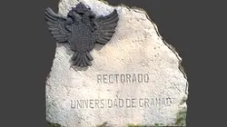 Escudo águila (Rectorado UGR)