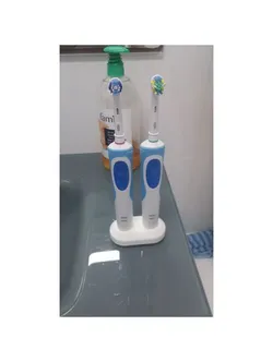 Tooth brash holder stand for Oral-B Braun with legs