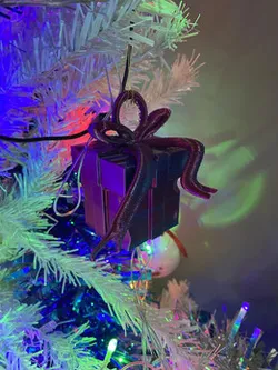 PRESENT BOX TREE ORNAMENT