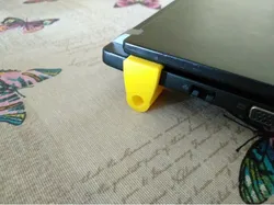 Minimal laptop stand