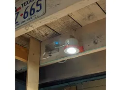 LED can light bracket