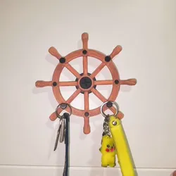 Ship Wheel Key Holder – Rotating Balancing Design