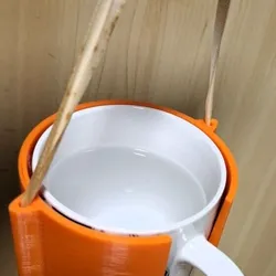 כוס שתייה שלא נשפכת A drinking glass that doesn't spill