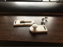 Small Keyhole Latching Belt Clip
