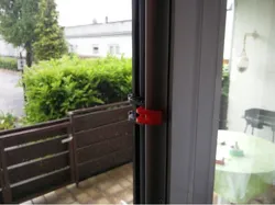 Screen door lock without drilling