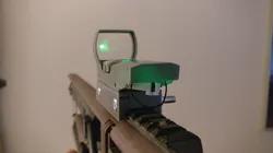 Green dot reflex sight