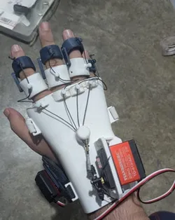 Fully Active Dual-Servo Hand Rehabilitation Exoskeleton