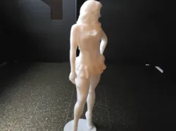 Pretty Lady in Miniskirt - Free 3D Print Model