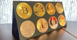 Collectible Coin Holder (8 Slots)