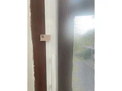 Mosquito wire screen lock