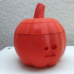 Twist Lock Small Scared Face Pumpkin