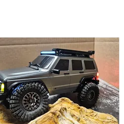 Traxxas TRX4M Fishing rod roof box
