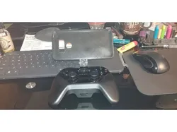 Phone mount for controller