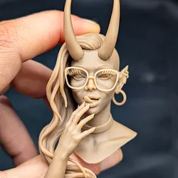 Roxy, the slick demoness