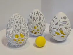 Broken eggs with yolk - Free 3D Print Model