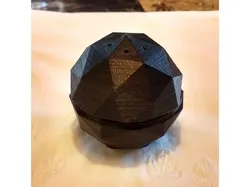 Low Poly Salt & Pepper Shaker