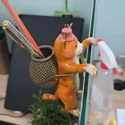 Cat hanging