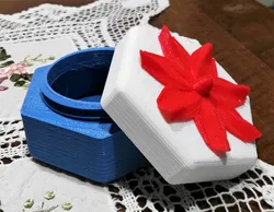 Hexagonal candy box