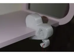 Heart-shaped shelf hook
