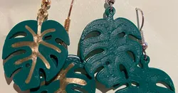 Monsterra leaf earrings