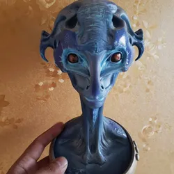 Alein bust