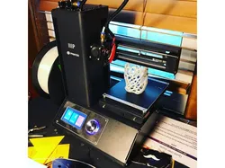 Voronoi-like Pen Holder