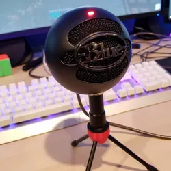 Blue Snowball Mic - stand