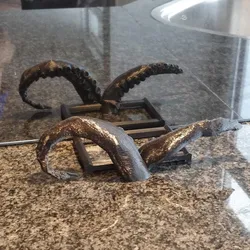 Kraken cutting board holder
